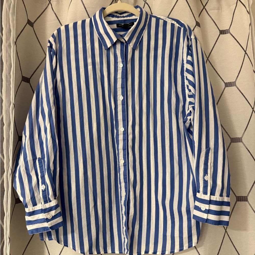 Banana Republic Blue and White Striped Button-Down Shirt